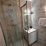 Du Champs De Mars Hotel 2*