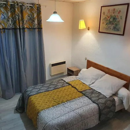 Hotel Du Champs De Mars 2*