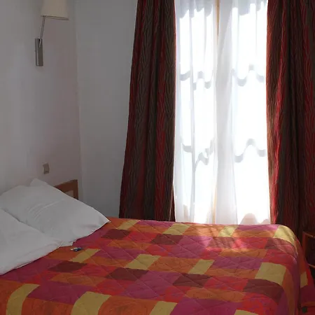 Du Champs De Mars Hotel