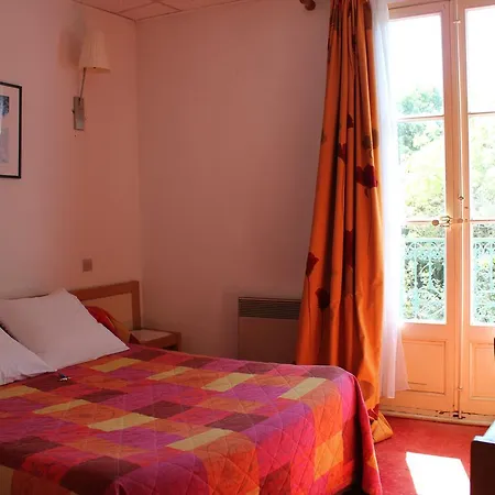 Du Champs De Mars Hotel