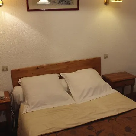 Hotel Du Champs De Mars