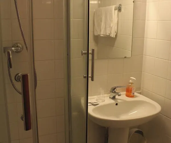 Du Champs De Mars Μπεζιέ