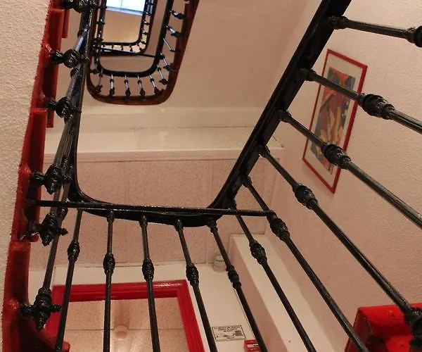 Du Champs De Mars Μπεζιέ